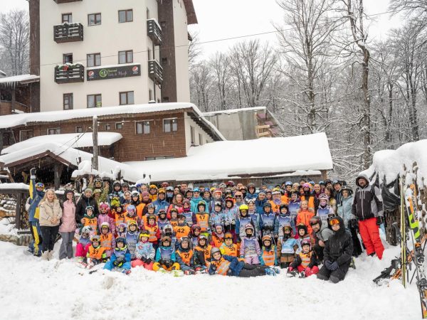 Tabăra Vacanței de Schi și Snowboard 2027